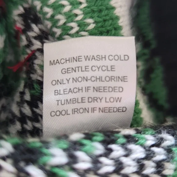 Absolutely Famous Button Up Acrylic Cardigan Christmas Sweater MEDIUM Black Red - Picture 6 of 16